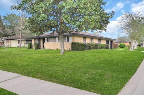 917 Martha St, Deer Park TX  77536-3309 exterior