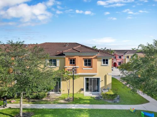 8920 18th St, Hollywood, FL 33025-7615