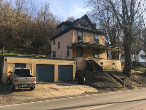 80 Cherry Hill Rd, Bethlehem, WV 26003-8026