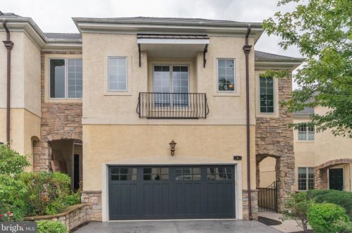 5 Breyer Ct, Melrose Park, PA 19027-1350