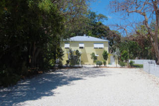 137 Sunrise Dr, Plantation Key, FL 33070-2527