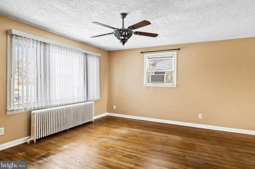 121 Chestnut St, West Deptford NJ  08051-1403 exterior