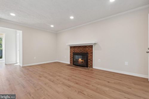 5758 Benford Dr, Haymarket VA  20169-2503 exterior