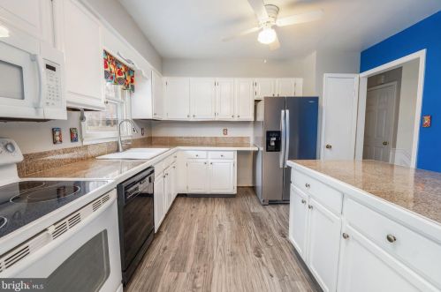 14868 Prestige Dr, Woodbridge VA  22193-3310 exterior