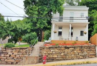 600 Arch St, Primrose, PA 17901-2854