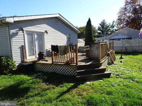 2 Varmar Dr, New Castle DE  19720-2036 exterior