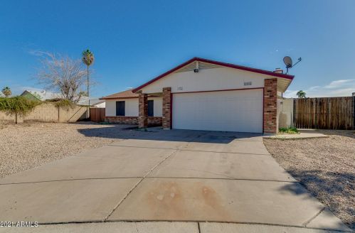 8523 51st Ln, Glendale, AZ 85302-4930