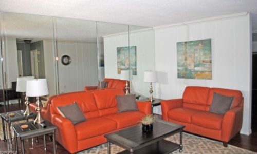 729 Palm View Dr, Naples, FL 34110-1207