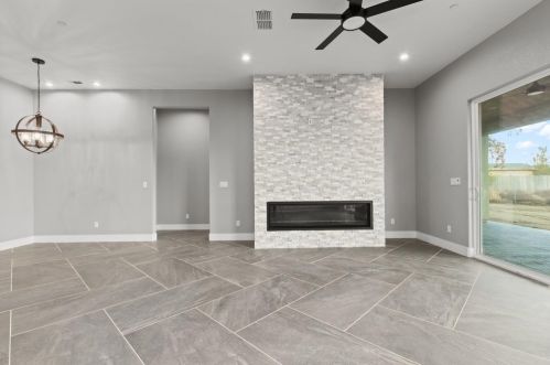 126 Mylnar Ave, Manteca CA  95336-4908 exterior