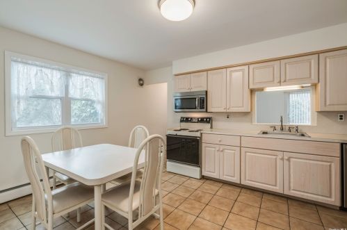 68 Holly Dr, Elwood NY  11731-5226 exterior