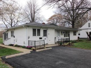132 Prospect St, Elyria OH  44074-1037 exterior