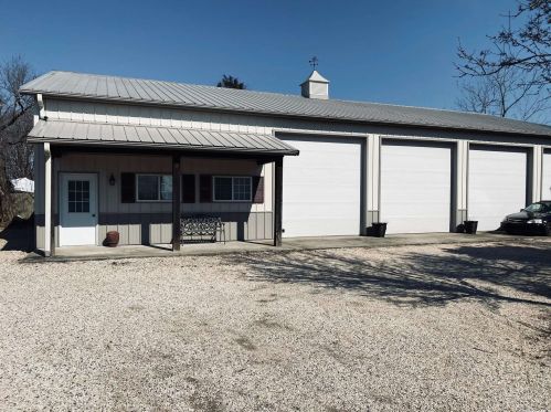 1550 Peconic Ln, Peconic, NY 11958-1402