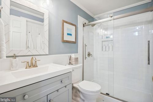 8518 Blue Rock Ln, Lorton VA  22079-3062 exterior