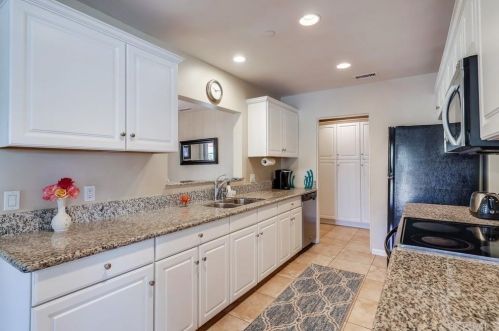 9998 Dunbar Ln, El Cajon CA 92021-2631 exterior