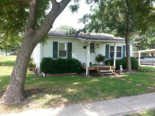 341 4th St, Wellsville, KS 66092-8607