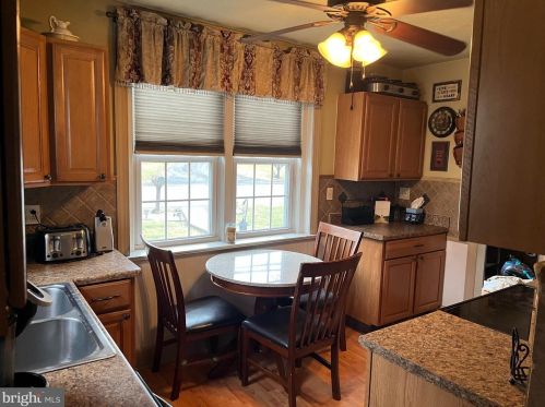 2305 Upper Ridge Rd, Perkiomenville, PA 18074-9318