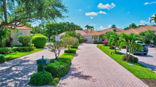 2136 62nd Dr, Boca Raton, FL 33496-2655