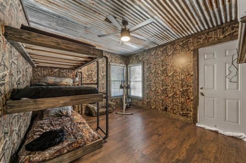 1006 Commerce Dr, Greenville TX  75401-2214 exterior