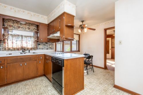 4124 89, Milwaukee WI 53228-2210 exterior