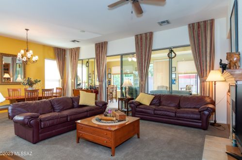 7705 Desert Cactus Way, Tucson, AZ 85743-7524