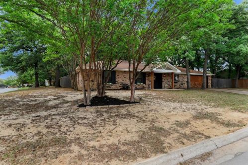 108 Briarhaven Blvd, Weatherford, TX 76086-5904