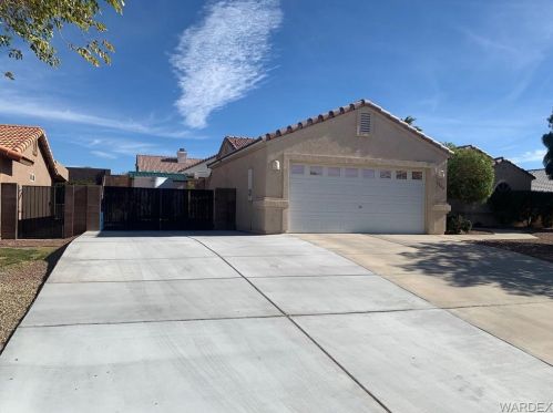 3860 Pocahontas Ln, Bullhead City, AZ 86442-8785