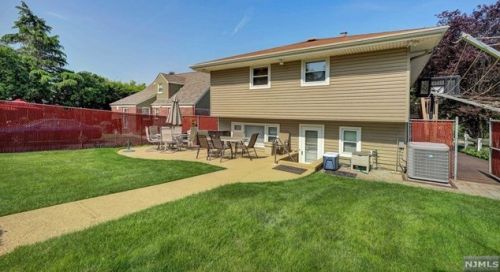 205 Larch Ave, Teaneck NJ  07666-2341 exterior