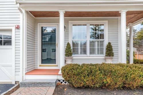 1 Junction Ln, Hamilton, MA 01982-1540