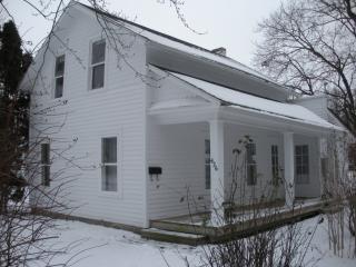 426 6th St, Perrysburg, OH 43551-1551