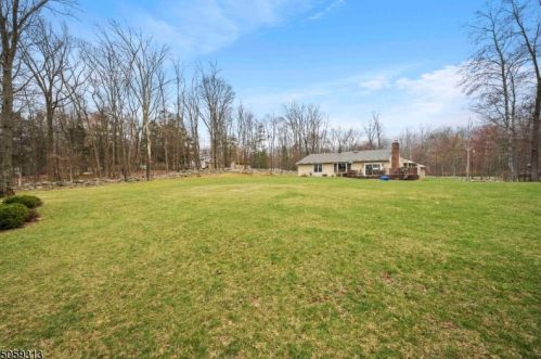 104 Walnut Valley Rd, Columbia, NJ 07832-2791