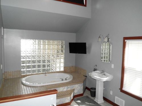 395 Wilson St, Hermitage PA  16146-1520 exterior