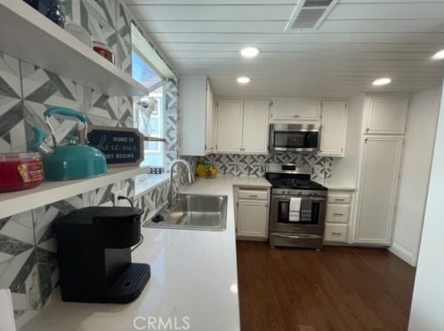 26830 Claudette St, Santa Clarita, CA 91351-5213