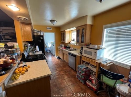 6830 Indiana Ave, Long Beach, CA 90805-1925