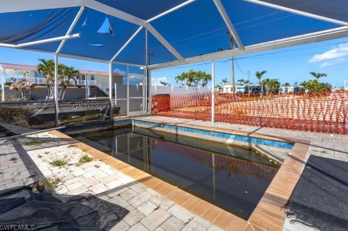 2852 York Rd, Saint James City FL  33956-2295 exterior