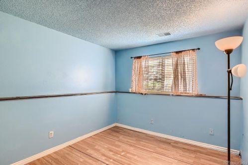 994 Nome St, Denver CO 80014-1850 exterior