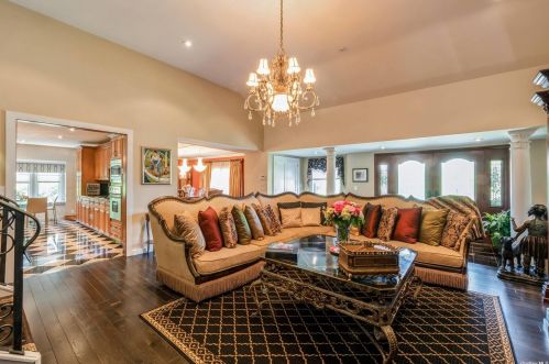 1045 Channel Dr, Hewlett NY  11557-2616 exterior