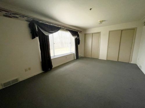 975 Boyce Rd, Bridgeville PA  15017-1502 exterior