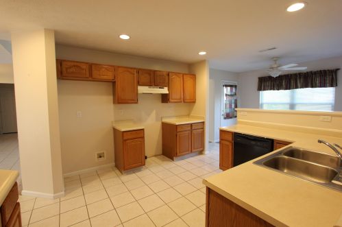 925 Sunset Dr, Englewood OH  45322-2251 exterior