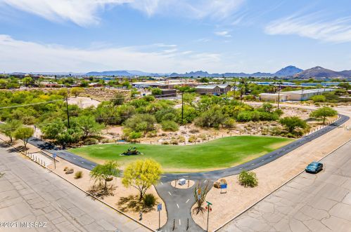 1070 Miles St, Tucson AZ 85719-6140 exterior