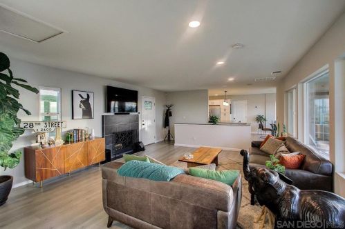 4360 Smt Dr, La Mesa CA 91941-7844 exterior