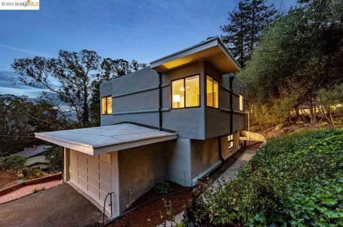 6730 Heartwood Dr, Oakland, CA 94611-2337