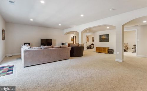 8373 Pedigrue Ct, Gainesville VA  20155-3240 exterior