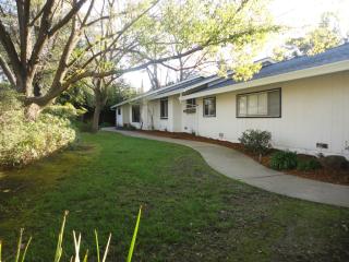 1050 Wellworth Ln, Sacramento, CA 95864-5300