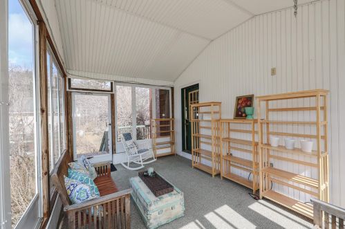 16 10th St, Kingston NH  03848-3717 exterior