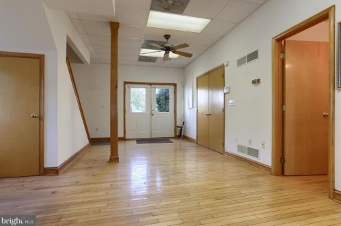 6411 Devonshire Hts Rd, Harrisburg PA 17111-4818 exterior