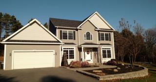 10 Hillside Dr, Peru, NY 12972-4616
