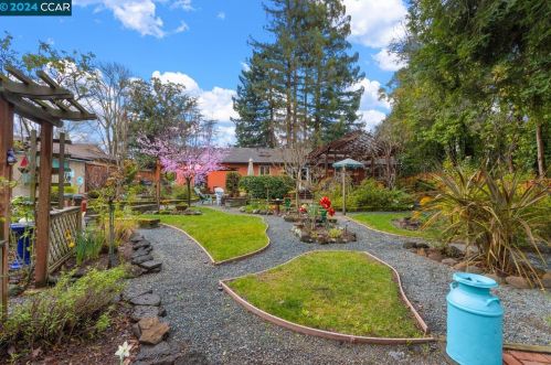 312 Soule Ave, Concord, CA 94523-3639