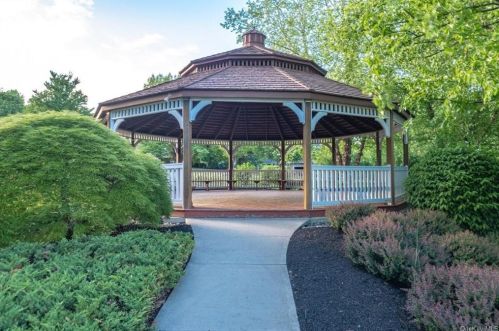 56 Putters Way, Middletown NY  10940-2664 exterior