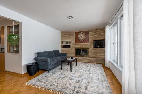 813 Austin Dr, Saint Peter, MN 56082-1107