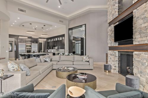 9710 Palisades Blvd, Scottsdale AZ 85268-2755 exterior